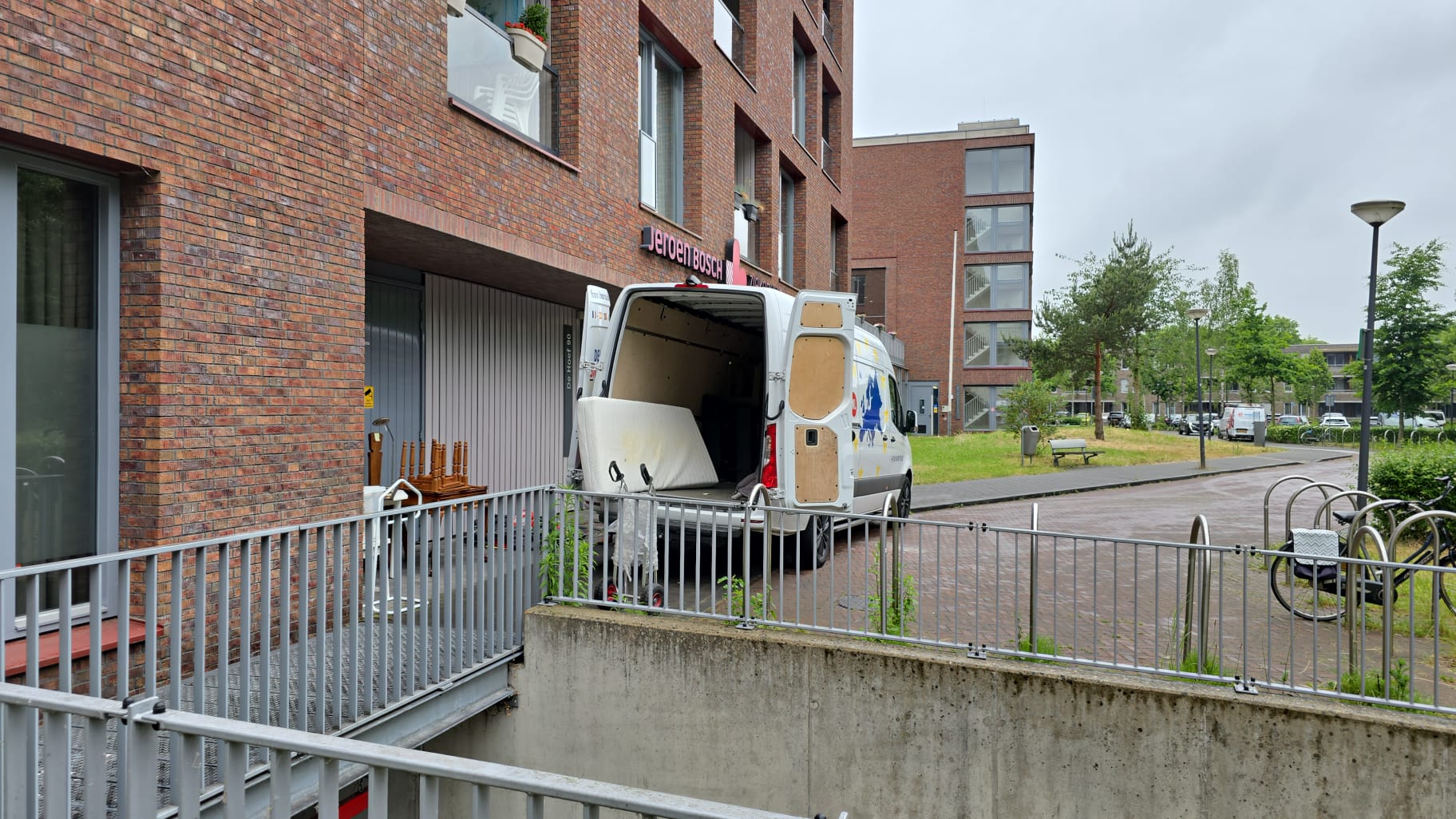 Verhuizen vanuit België, Delia's Sneltransport in actie
