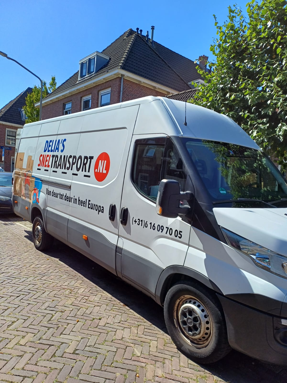 Terugverhuizen naar Nederland, Delia's Sneltransport in actie